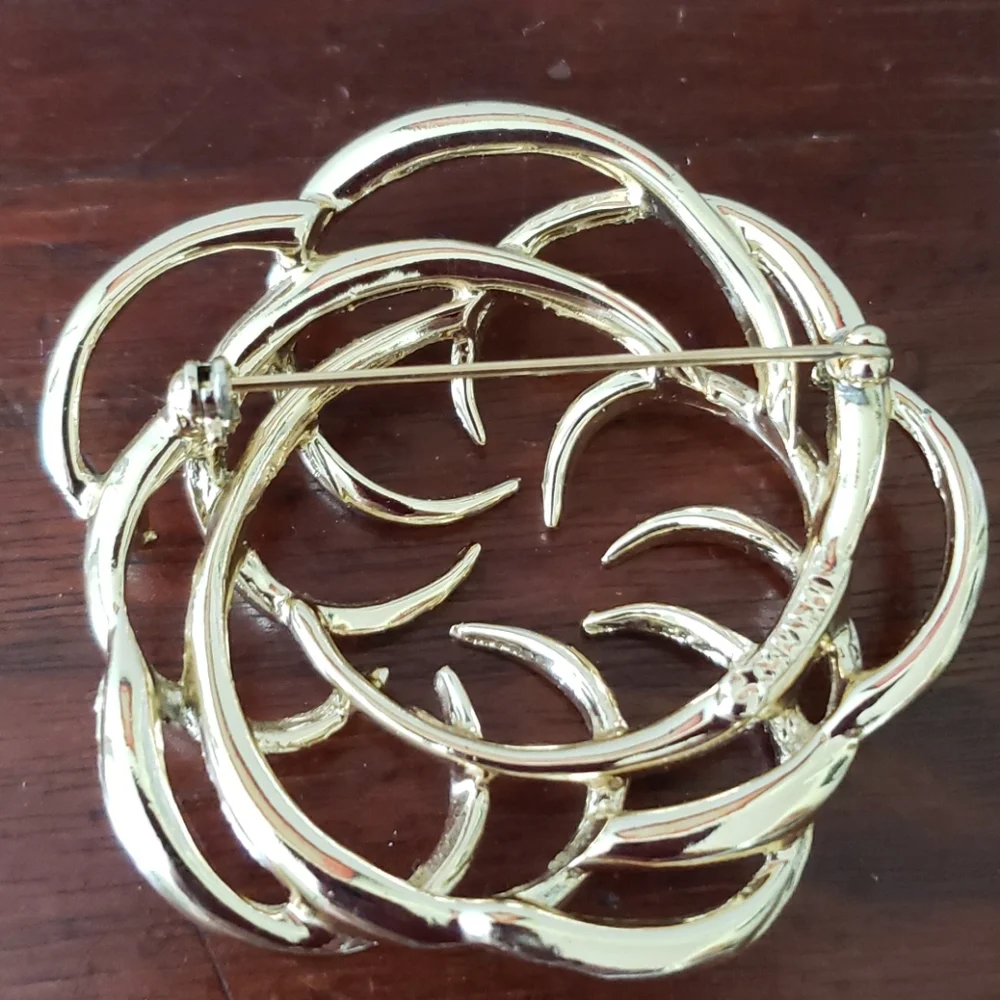 Vintage Sarah Coventry Circle Brooch